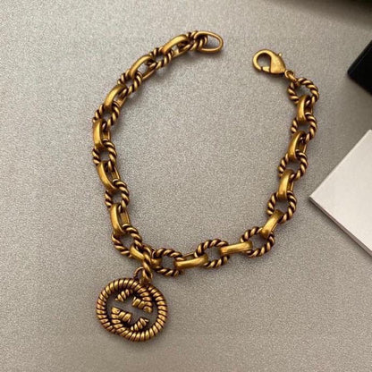G u c c I bracelet