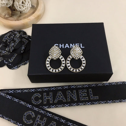 Exquisite Retro earrings