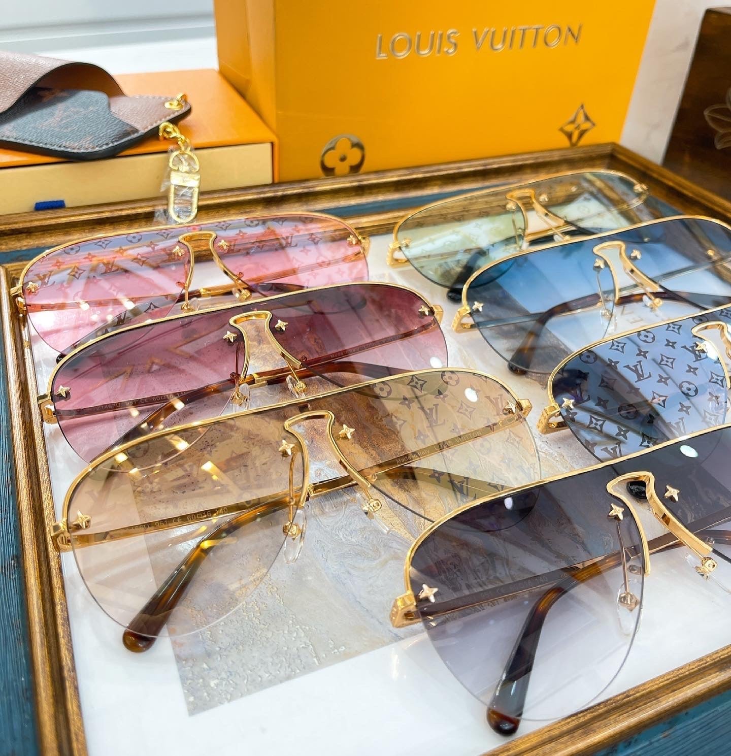 L v sunnies