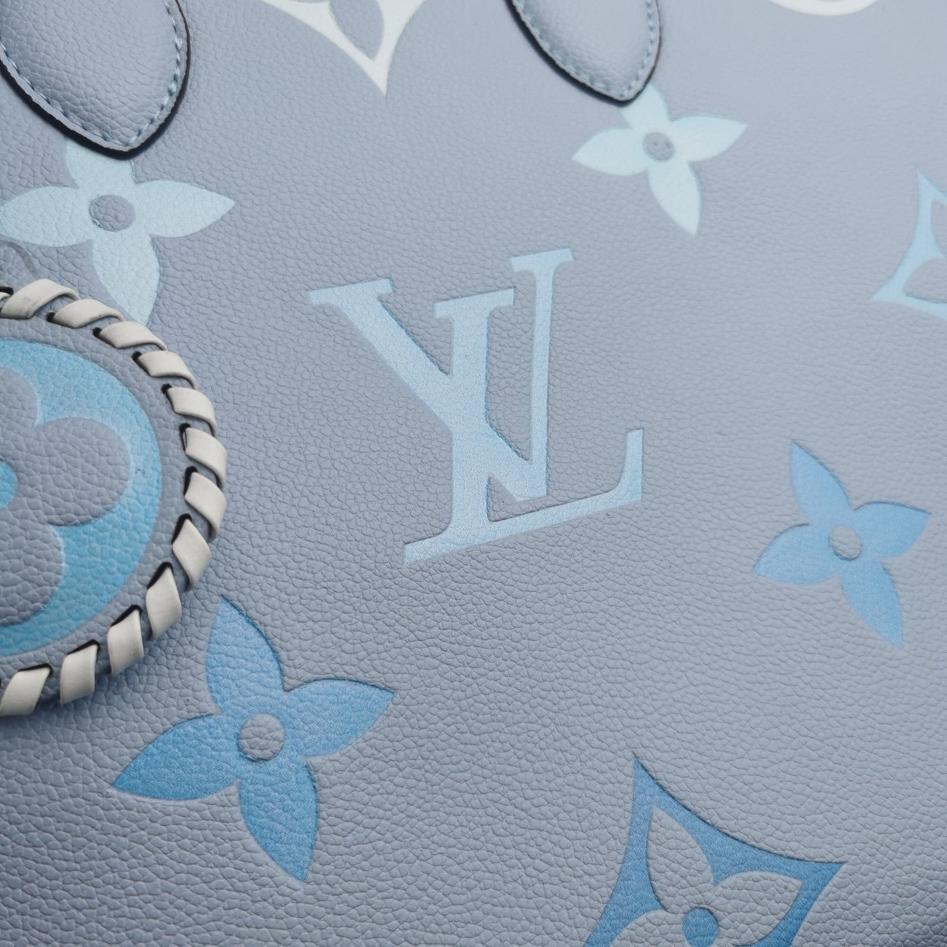Lv on the go