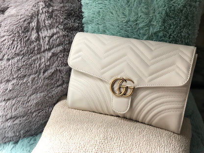 Clutch handbag