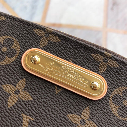 Classy pouch