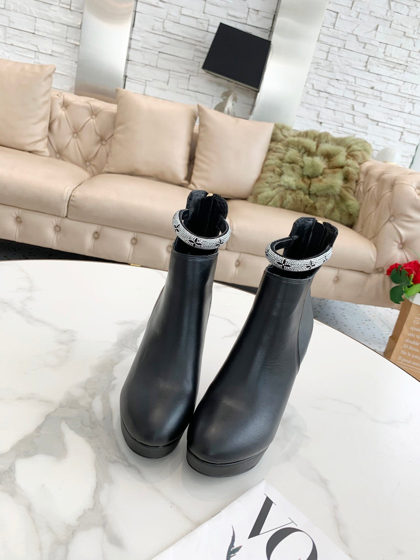 L v boots 2021