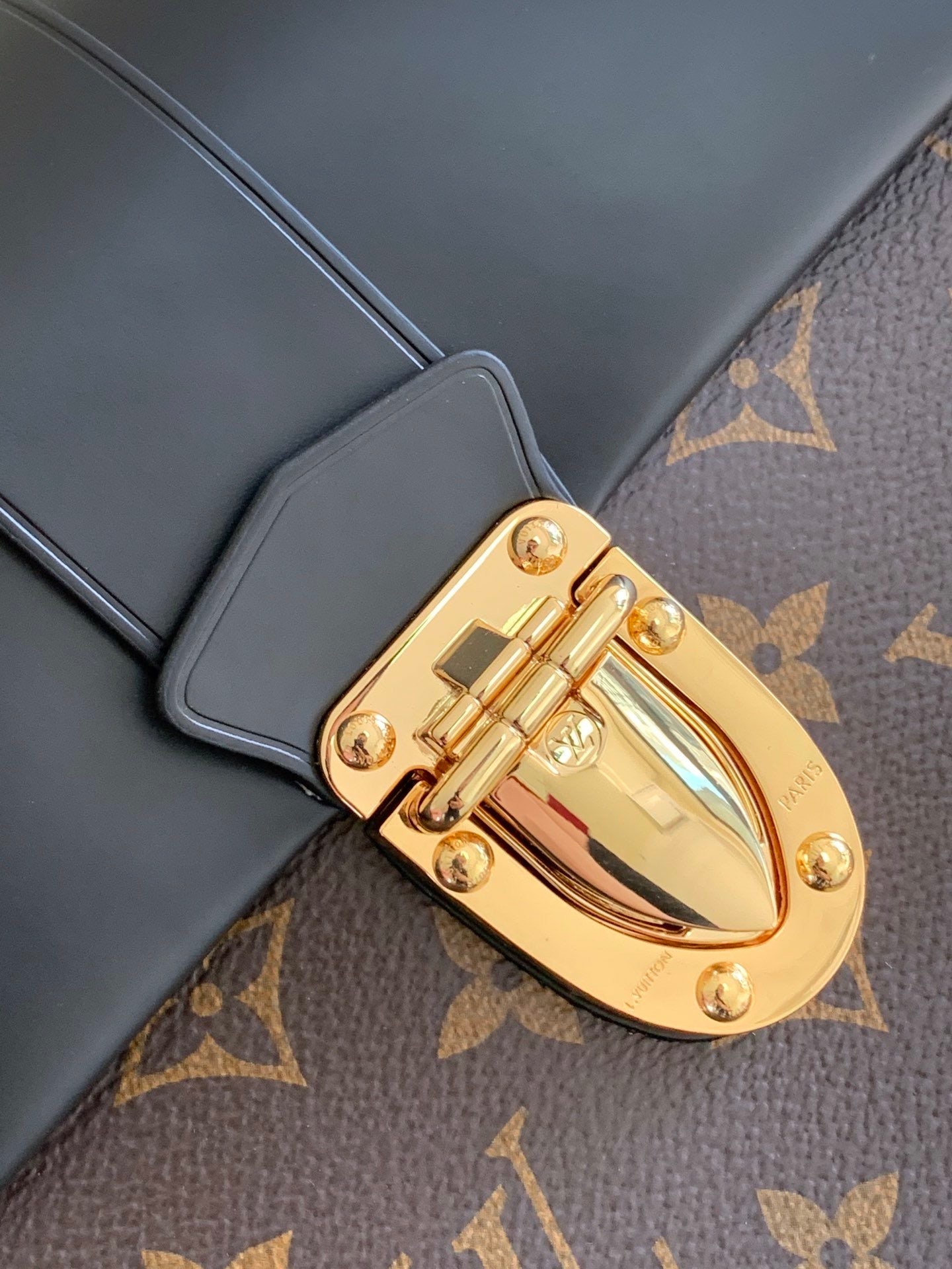 Lv mon