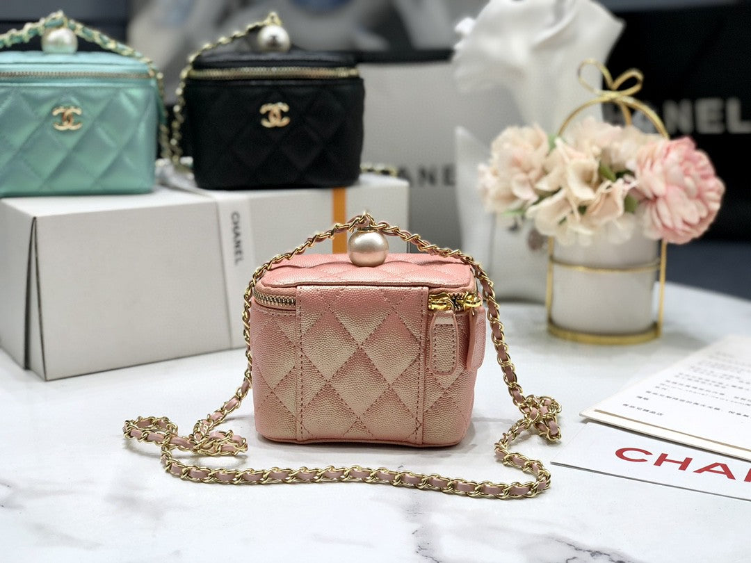 C h a n e l compact 12*10*7