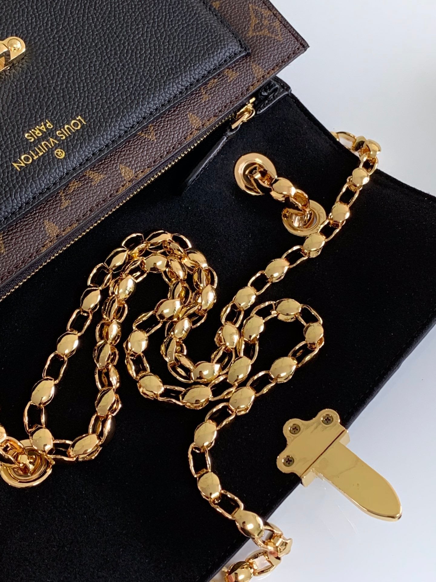 Monogram Lv