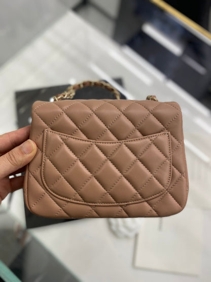 C h a n e l brown 18cm