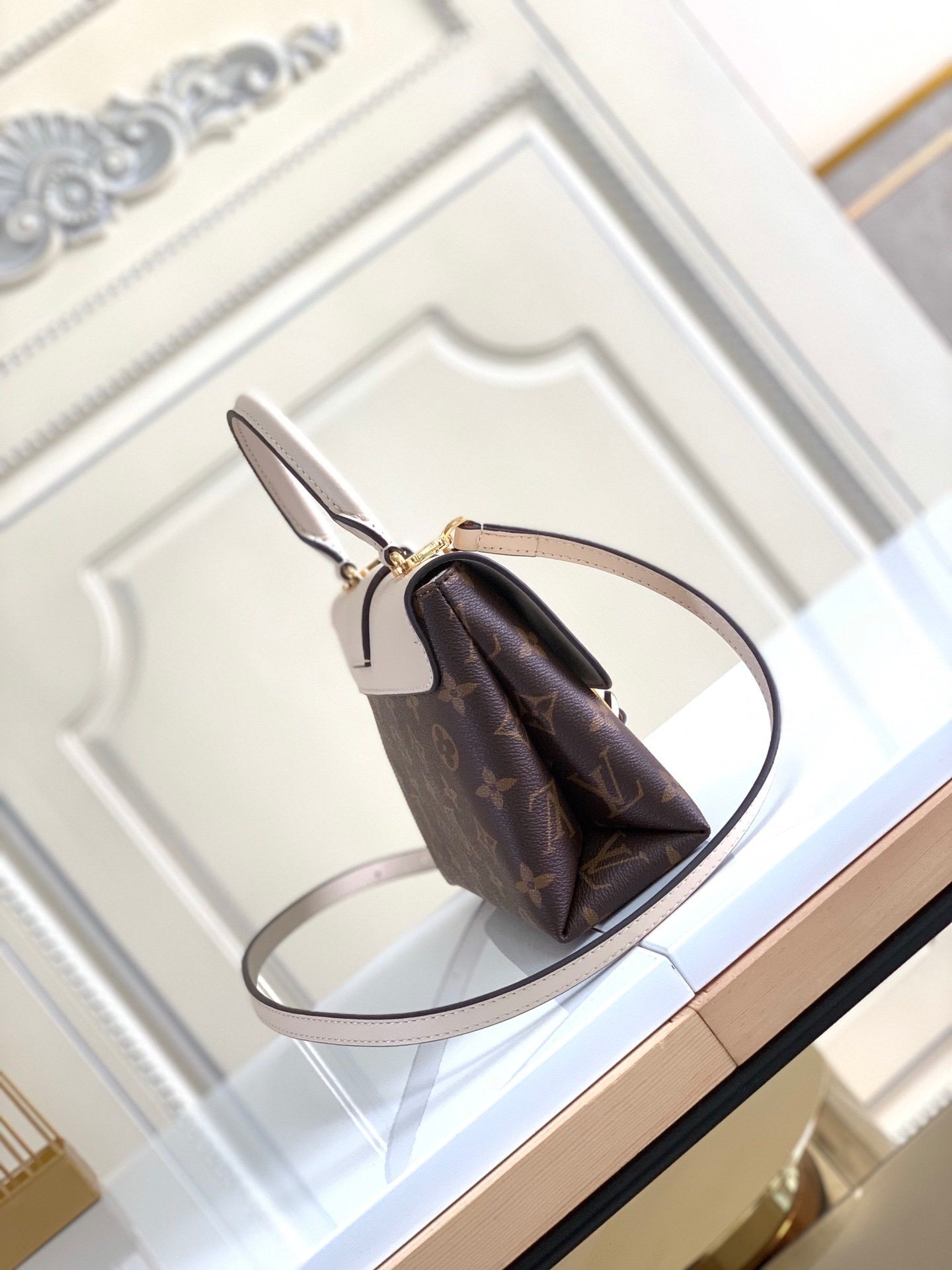 Lv lock