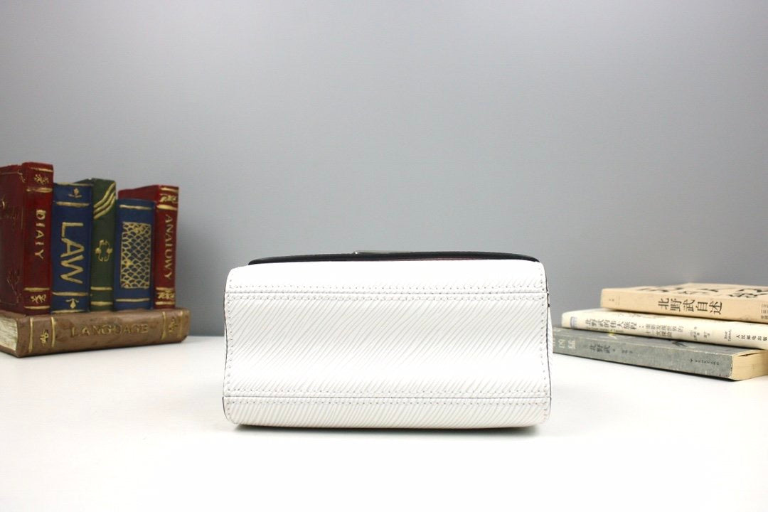 Lv white