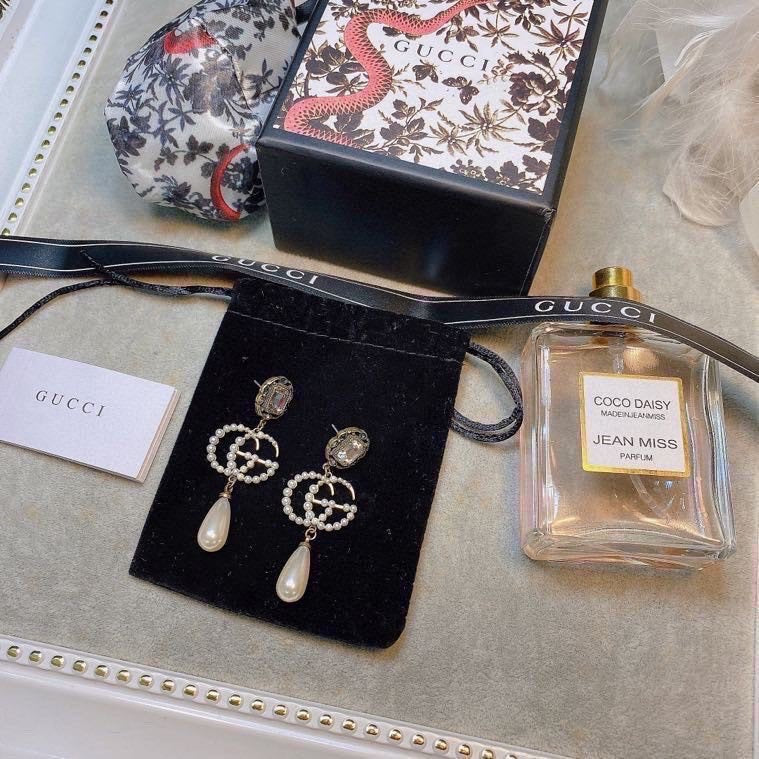 Pendant earrings