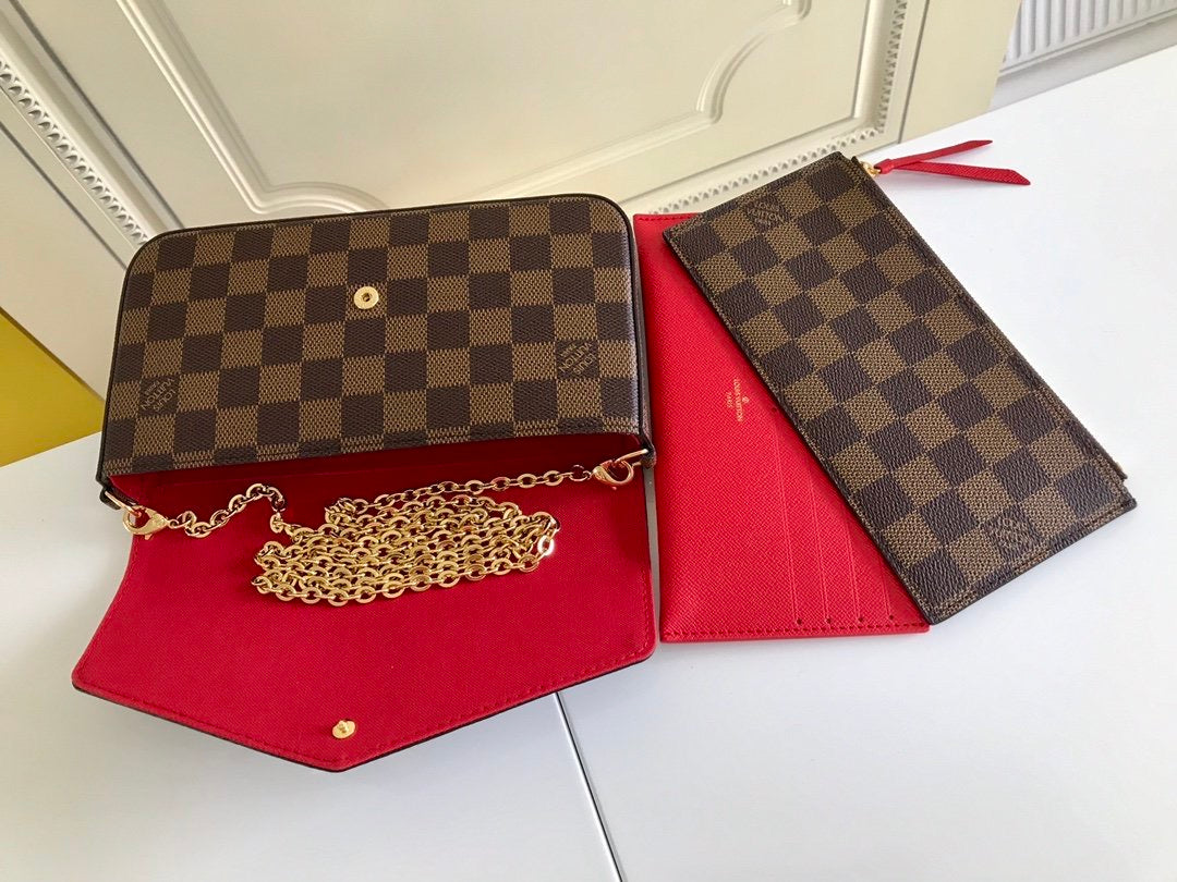 Lv pochette x