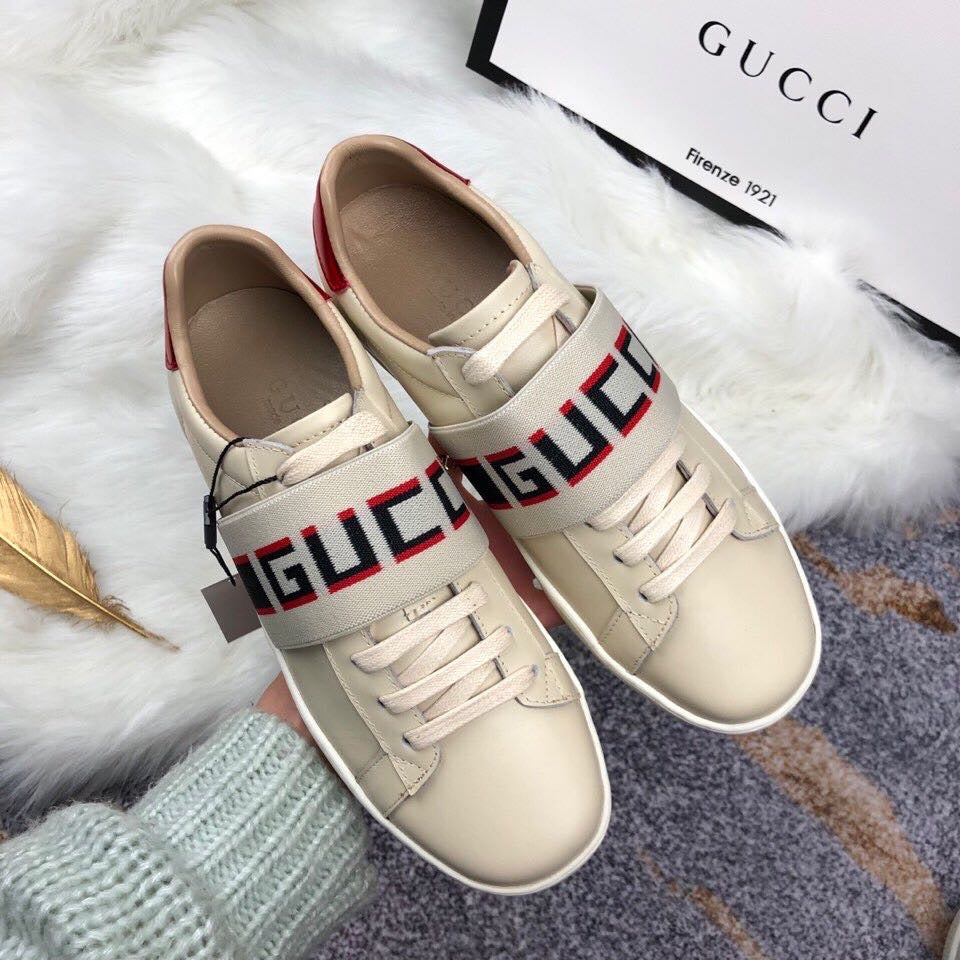Casual fashion shoes