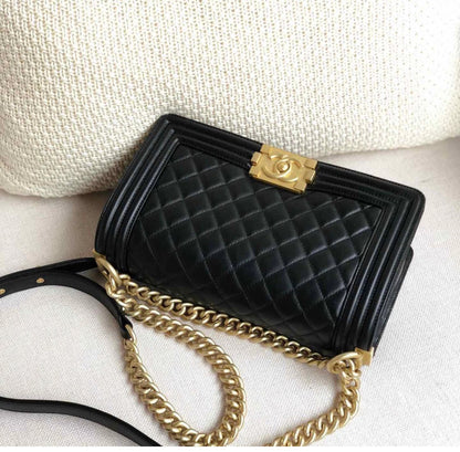 C h a n e l boy black/gold