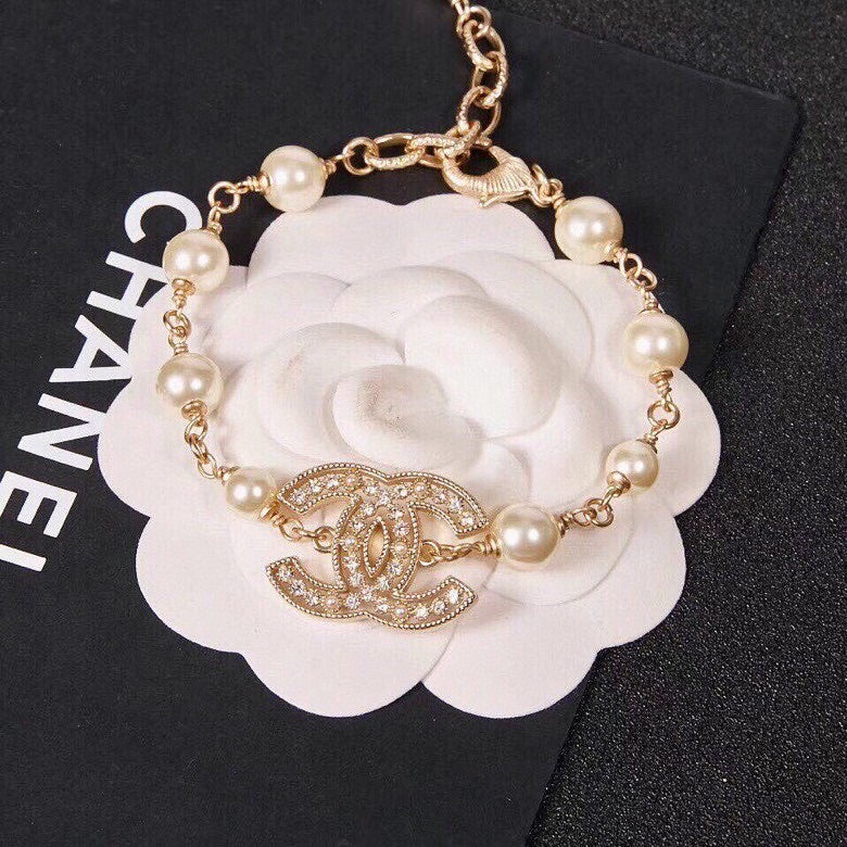 Classic fashion bracelet