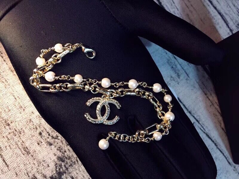 Classic fashion bracelet