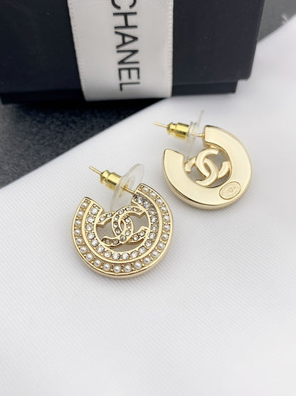Unique and popular earrings
