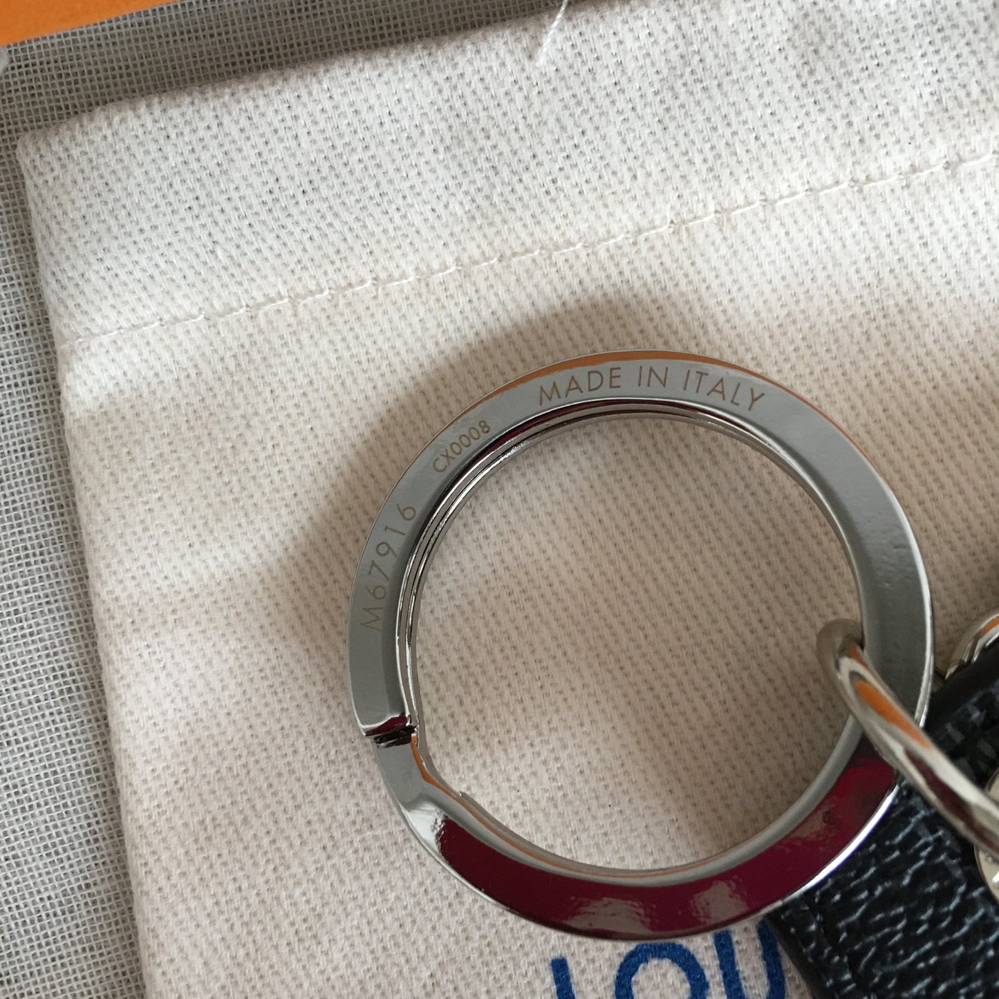 L v keyring